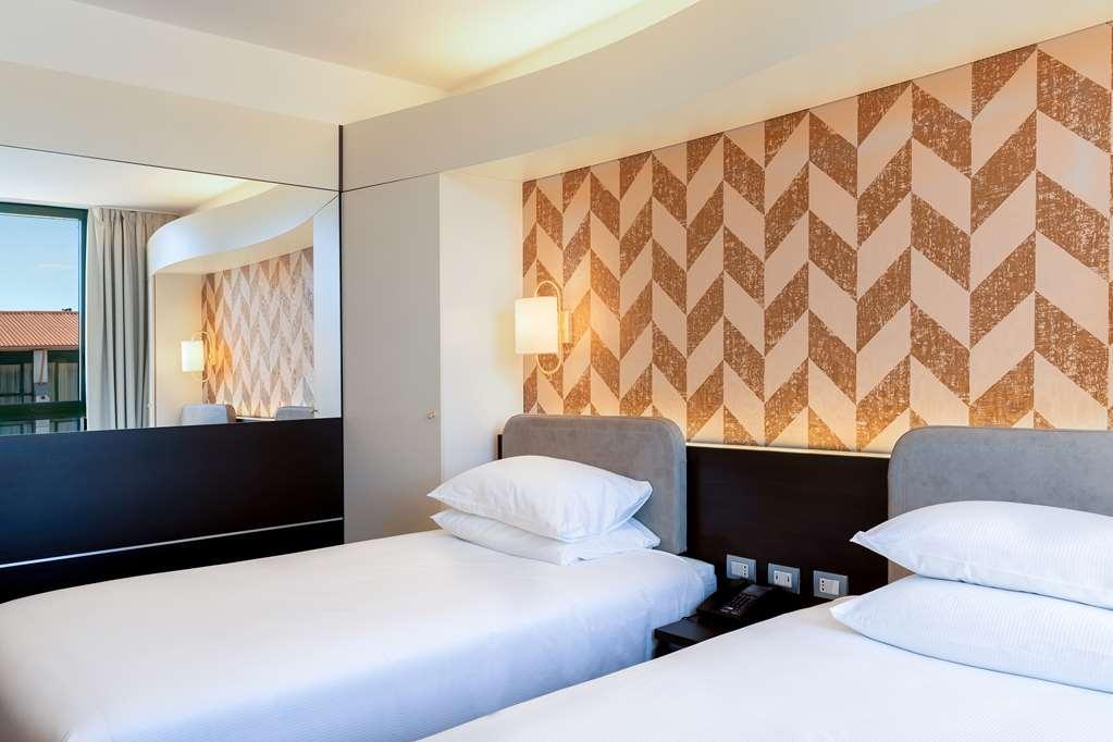 מלון Doubletree By Hilton Milan Malpensa Solbiate Olona חדר תמונה