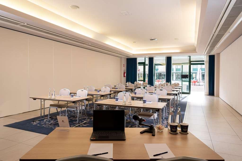 מלון Doubletree By Hilton Milan Malpensa Solbiate Olona מתקנים תמונה