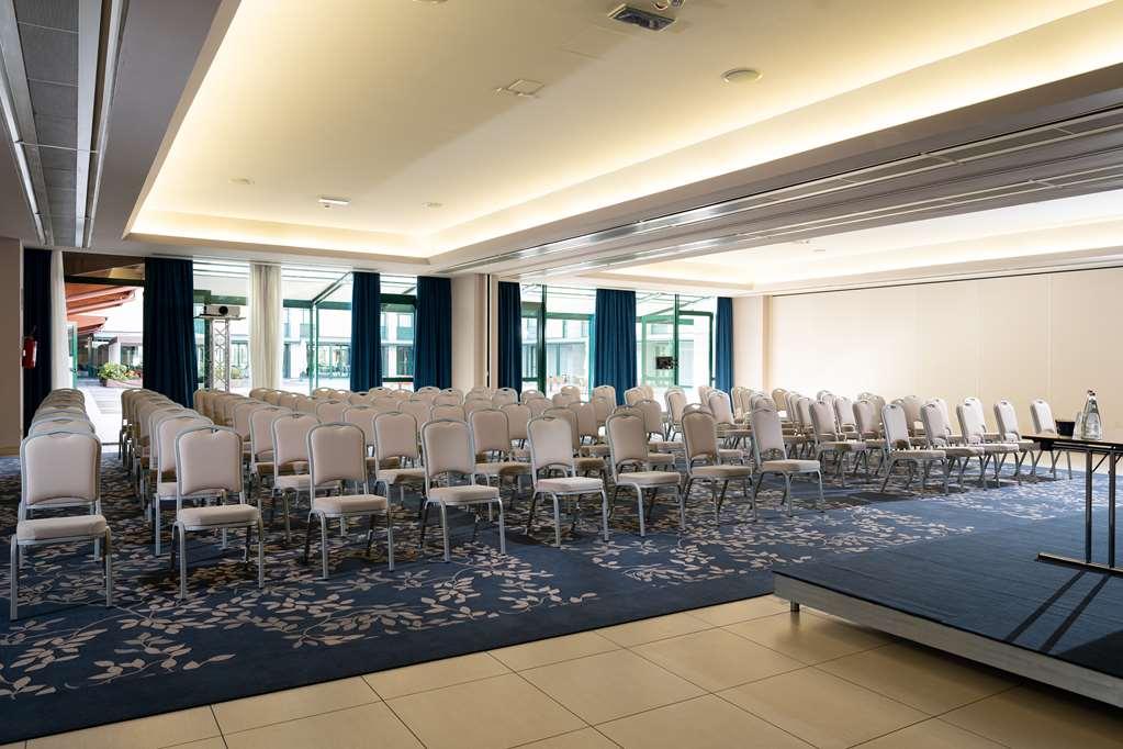 מלון Doubletree By Hilton Milan Malpensa Solbiate Olona מתקנים תמונה